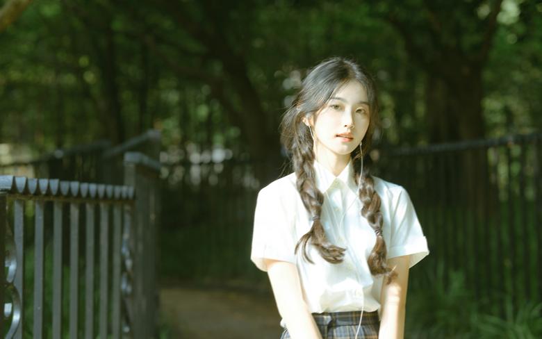 老太婆开眼歇后语是什么，葱豆腐歇后语